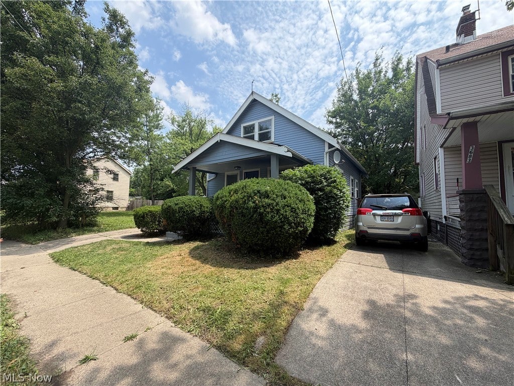 Photo of 3679 E 105th Street, Cleveland, OH 44105 (MLS # 5226466)