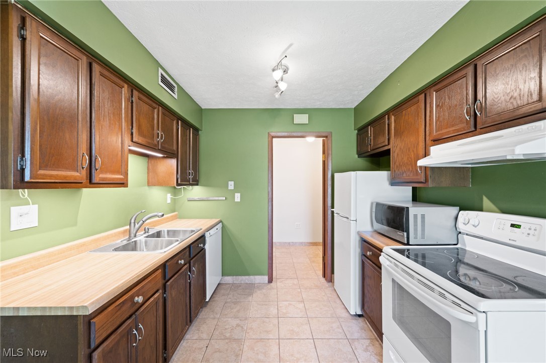 6500 Liberty Bell Drive #30C, Brook Park, Texas image 8