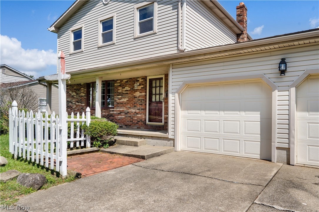 4474 Woodridge Drive
