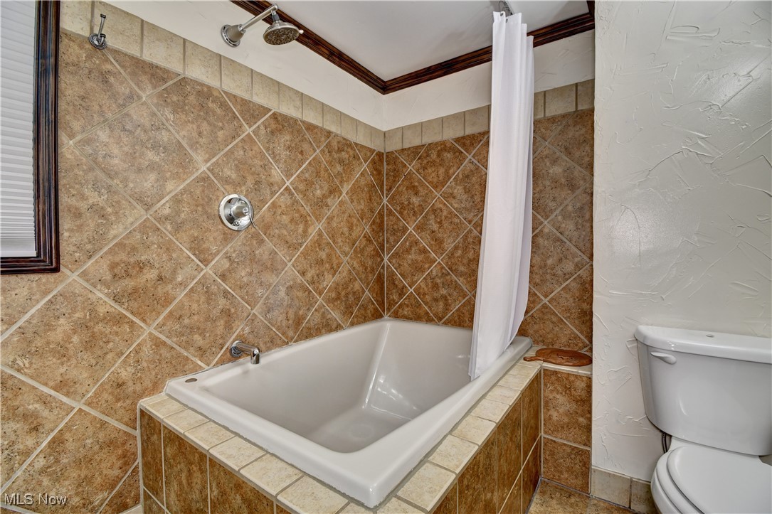 7795 Buckhorn Cove, Millersburg, Ohio image 36