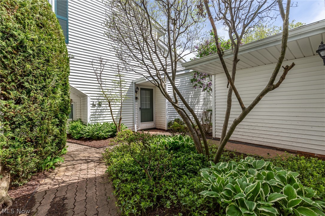 Governors Lake Condo - Residential