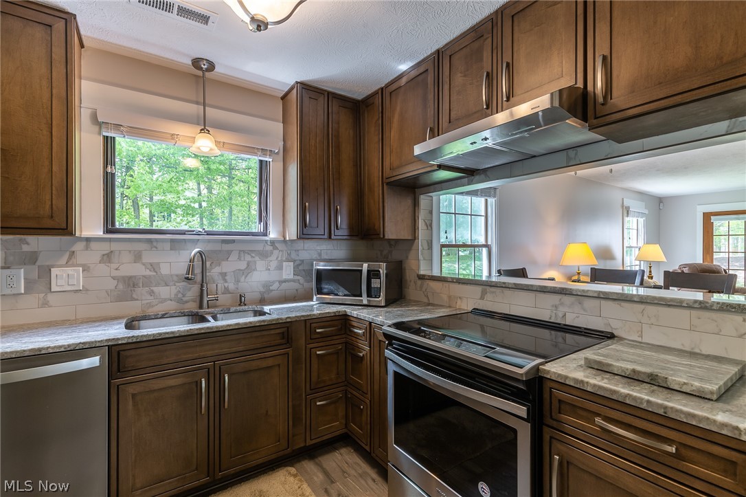 Governors Lake Condo - Residential