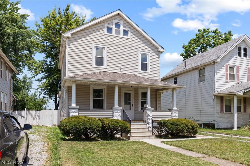 Photo of 1413 E 29th Street, Lorain, OH 44055 (MLS # 5224229)