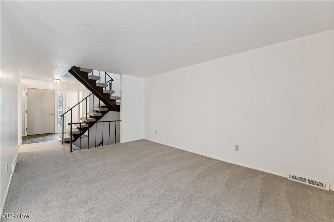 Westview Patio Garden Hm Condo - Residential