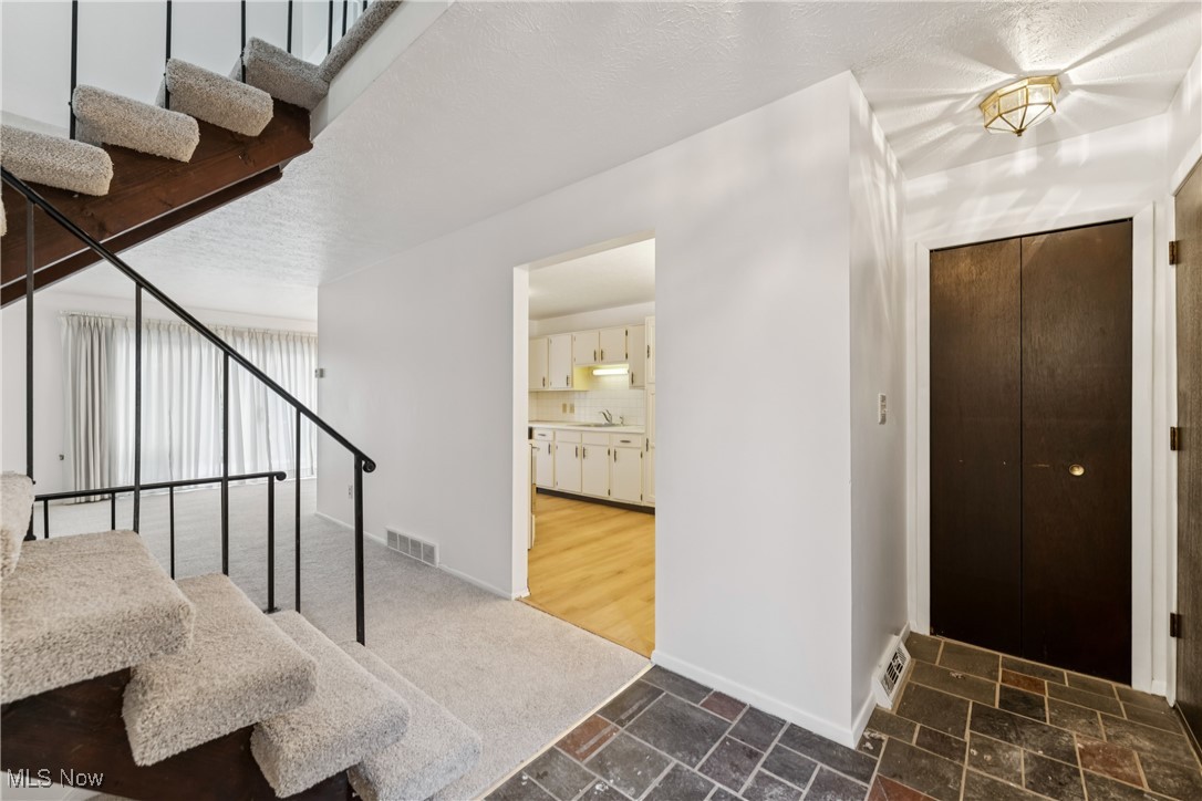 Westview Patio Garden Hm Condo - Residential