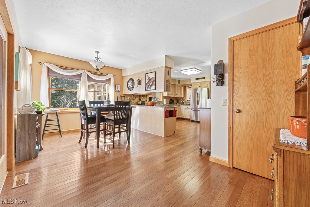 853 Fairway Drive, Alliance, Ohio image 7