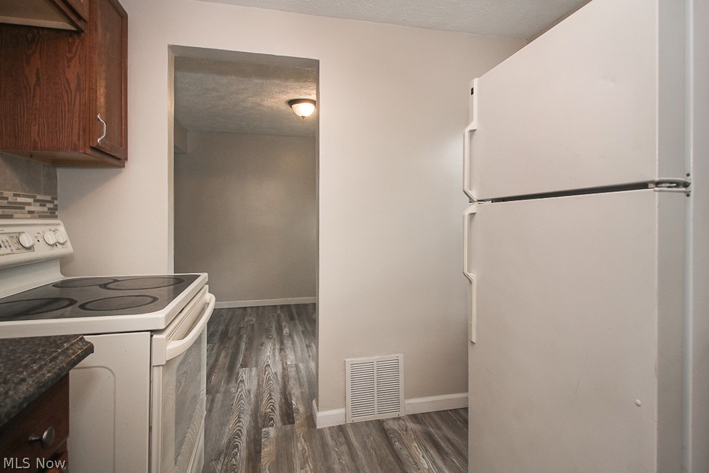 Shakerwood 04b - Residential Lease