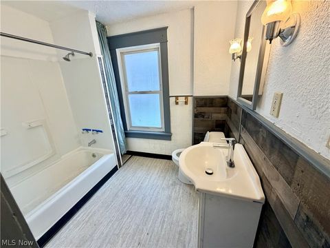 Tiny photo for 320 Para Avenue, Akron, OH 44305 (MLS # 5187769)