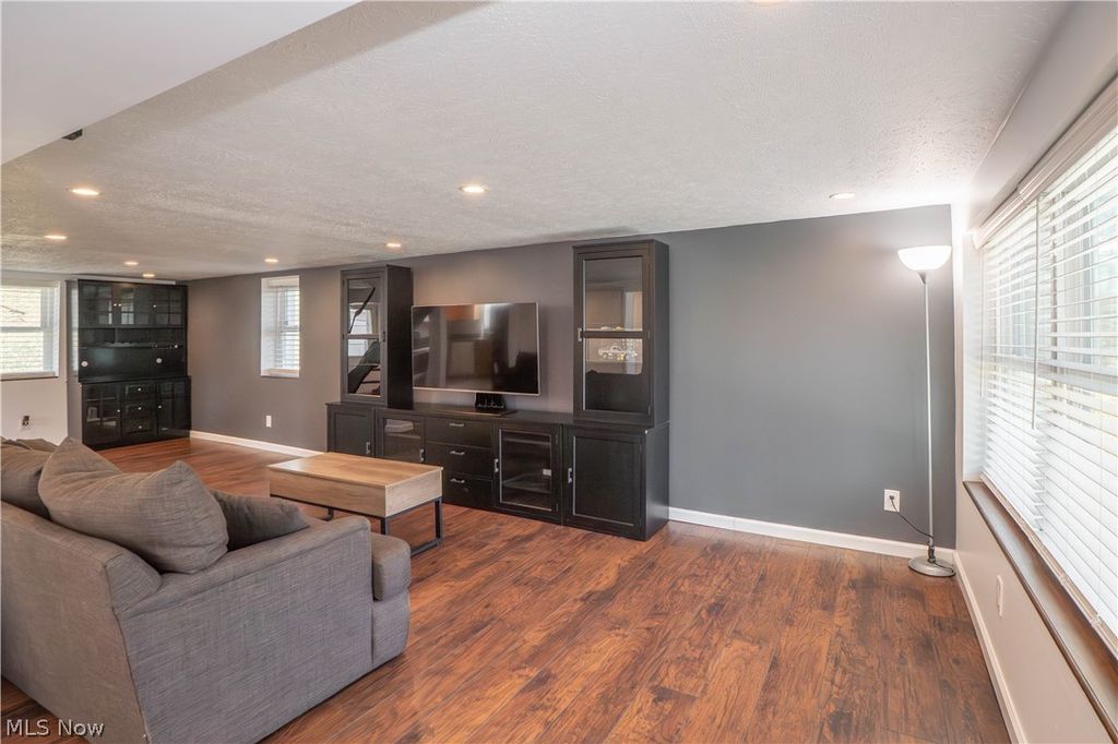 Photo of 266 Hazelwood Avenue, Barberton, OH 44203 (MLS # 5191906)