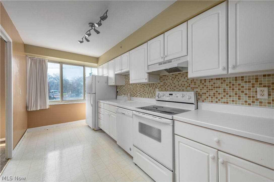 Marine Towers East Condo - Residential