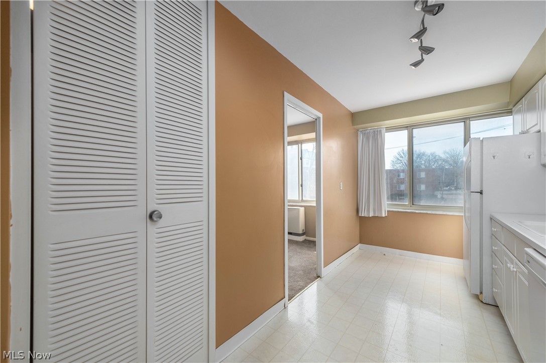 Marine Towers East Condo - Residential