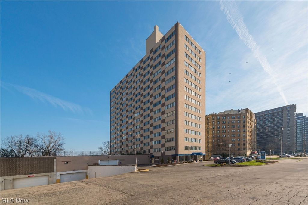Photo of 12520 Edgewater Drive #210, Lakewood, OH 44107 (MLS # 5195371)