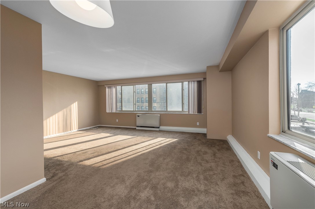 Marine Towers East Condo - Residential