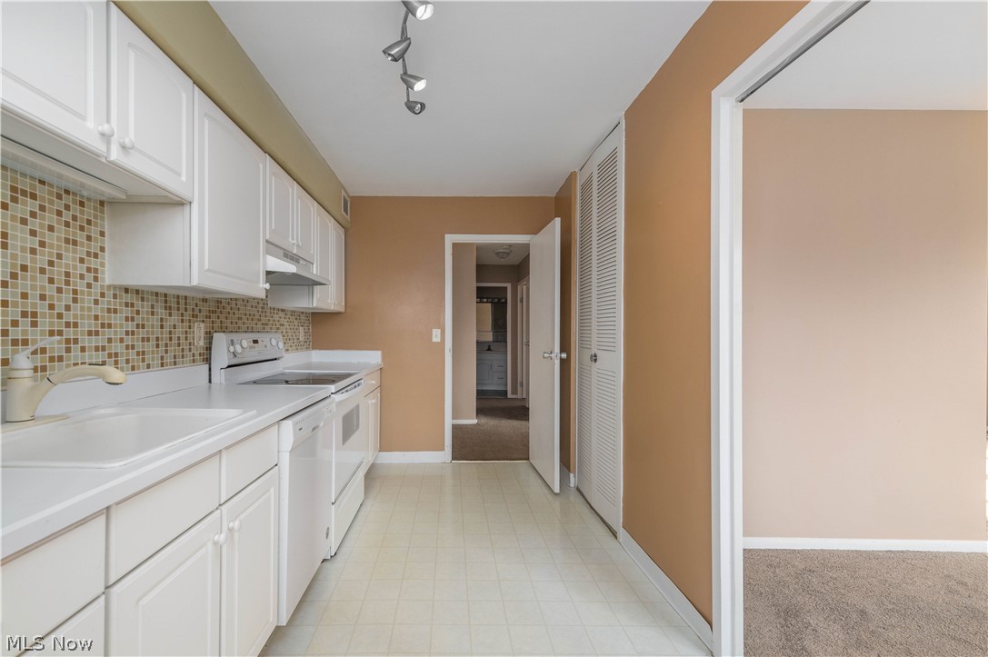 Marine Towers East Condo - Residential