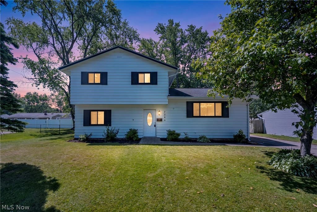 Photo of 7386 Primrose Drive, Mentor on the Lake, OH 44060 (MLS # 5217574)