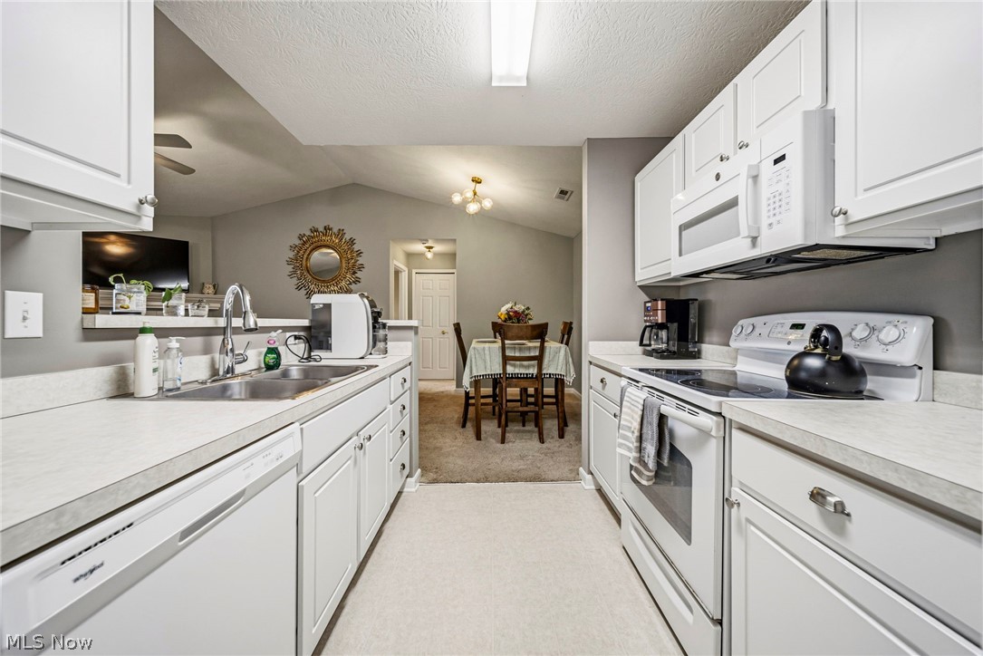 Lenox Village Condo Ph 02 - Residential