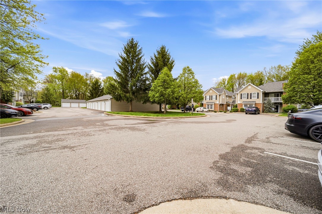 Lenox Village Condo Ph 02 - Residential