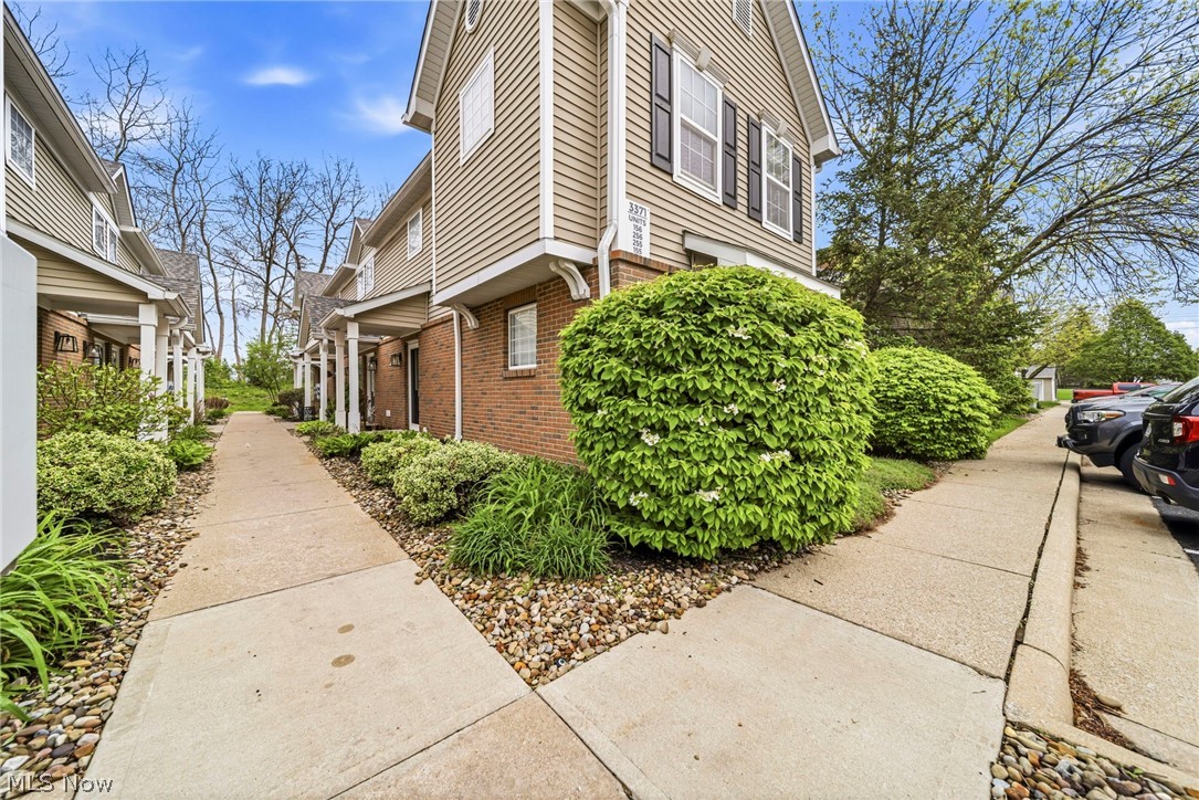 Lenox Village Condo Ph 02 - Residential