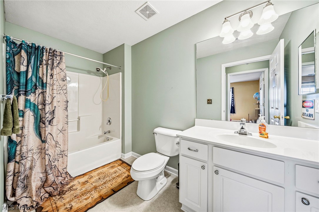 Lenox Village Condo Ph 02 - Residential