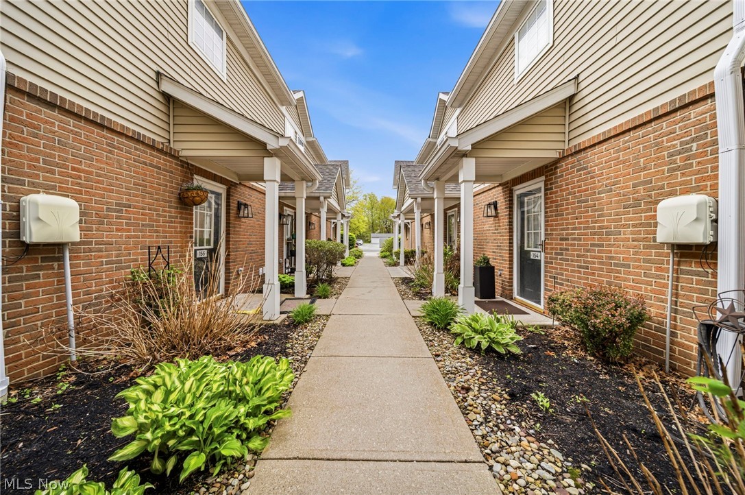 Lenox Village Condo Ph 02 - Residential