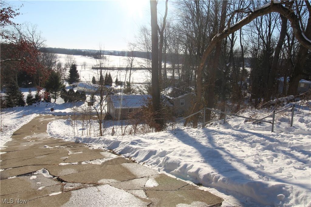 Photo of 6380 Chiltern Road NW, Canal Fulton, OH 44614 (MLS # 5184641)