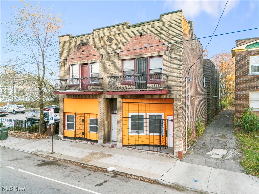 Kelly - Commercial Sale