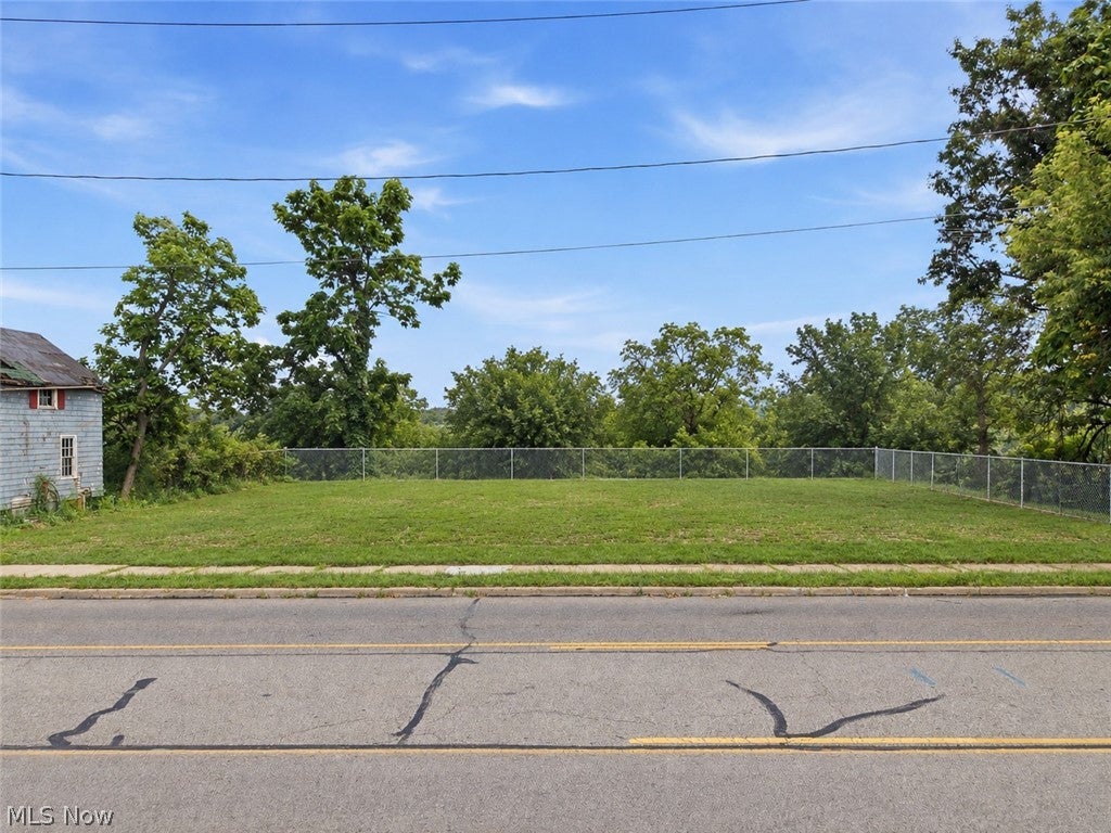 1587 Wooster Road