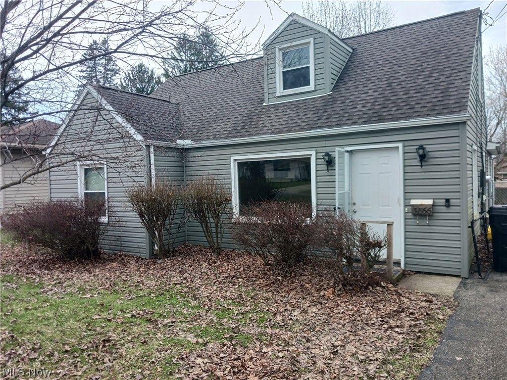 Photo of 3866 Huntmere Avenue, Youngstown, OH 44515 (MLS # 5197113)