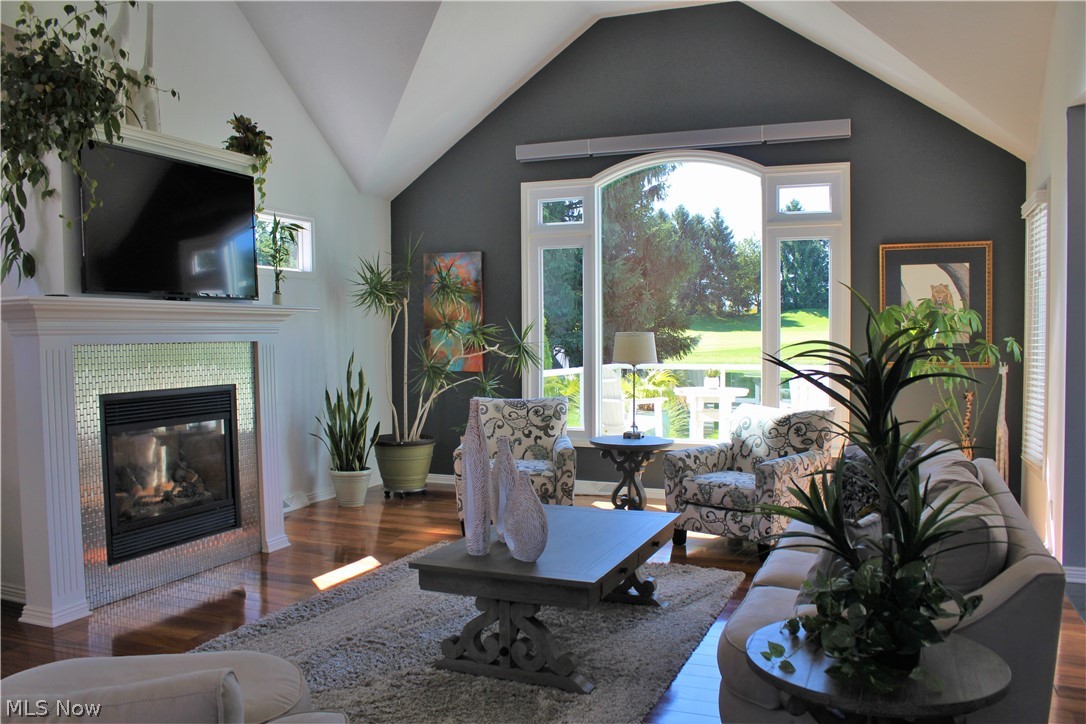 Country Lakes - Residential