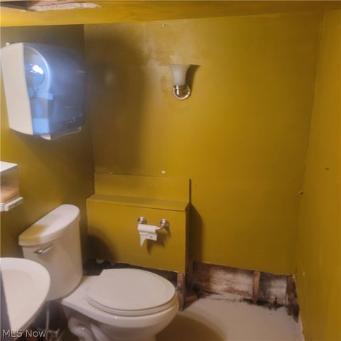 Tiny photo for 1929 W 16th Street, Ashtabula, OH 44004 (MLS # 5203058)