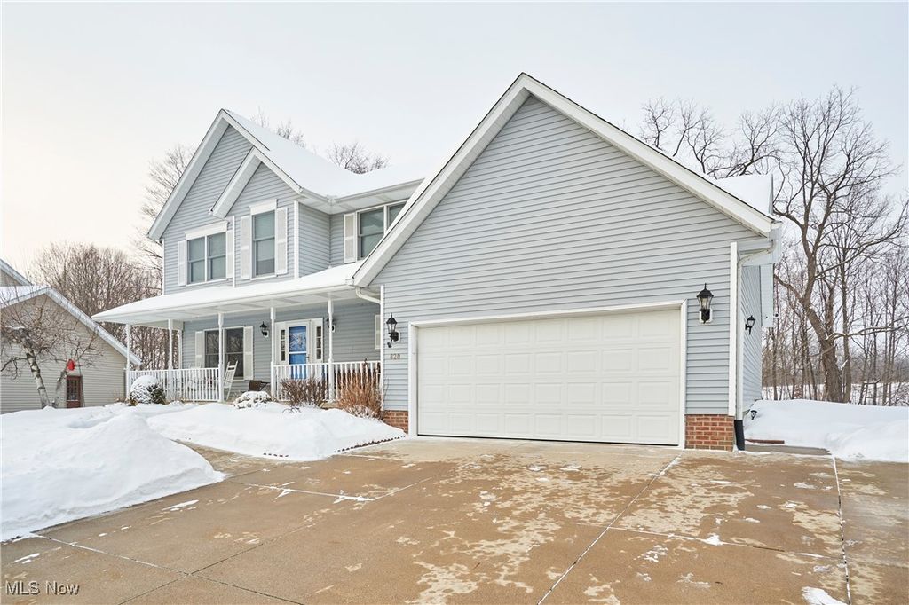 Photo of 820 Lawrence Drive, Wadsworth, OH 44281 (MLS # 5184971)
