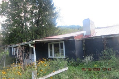 4308 Flat Road SE Uhrichsville OH 44683