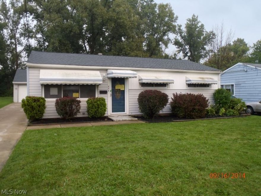 Great Opportunity with this Berea Ranch!! Over 1000 sq ft of Living Space!! 3 bedrooms, 11/2  baths. Freshly painted and carpeted in a neutral palette just waiting for your decorative touches. Newer kitchen cabinets. NEW roof. Enjoy the fall temperatures from your covered backyard patio. 2 car detached garage with NEW garage door and opener. Easy access to Restaurants, Shopping and Highways!!
See attachment for PAS requirements and WFHM offer submittal information in the MLS document section.