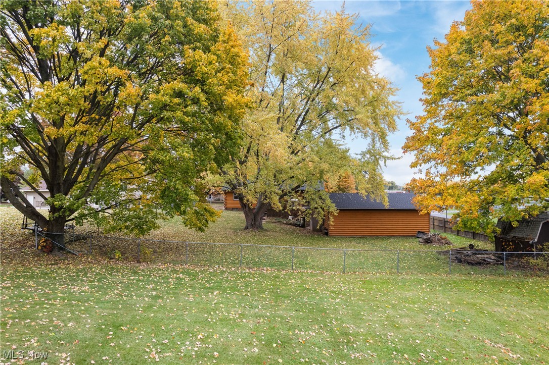 12085 Lisa Street, Hartville, Ohio image 30