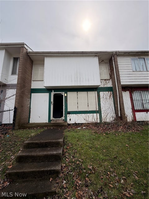 Townhouse For Sale - 9404 Mount Auburn Avenue<br/> Cleveland, OH 44104