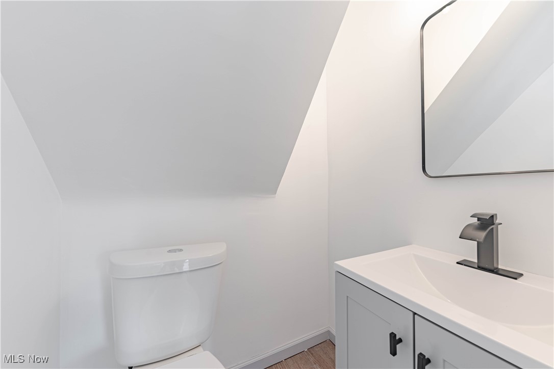 Manor Realty Cos Riverside Mn - Residential