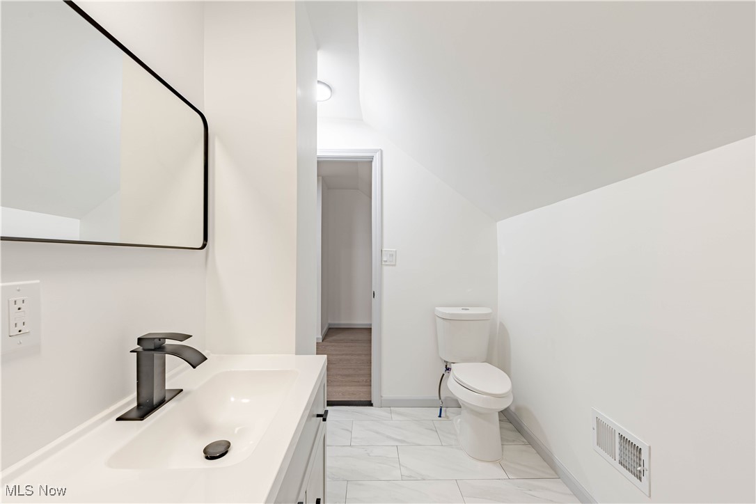 Manor Realty Cos Riverside Mn - Residential