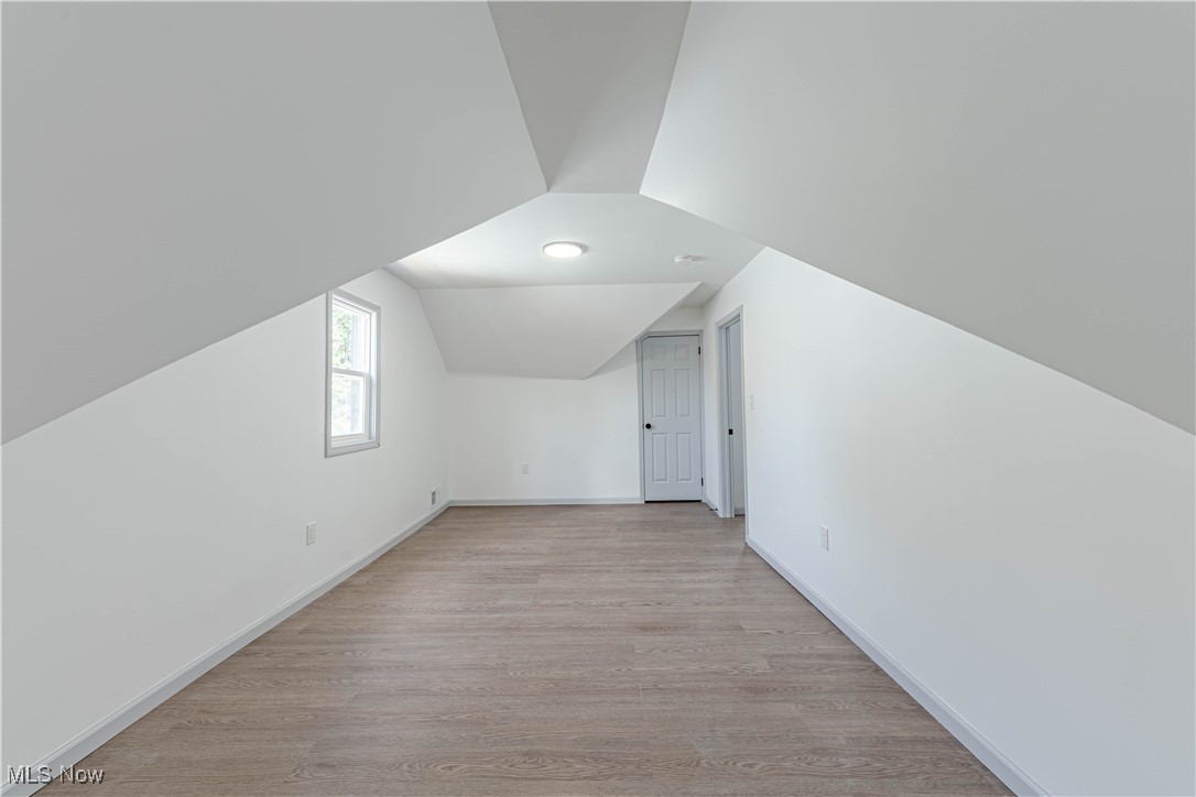 Manor Realty Cos Riverside Mn - Residential