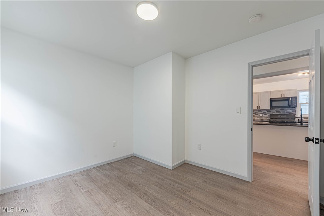 Manor Realty Cos Riverside Mn - Residential