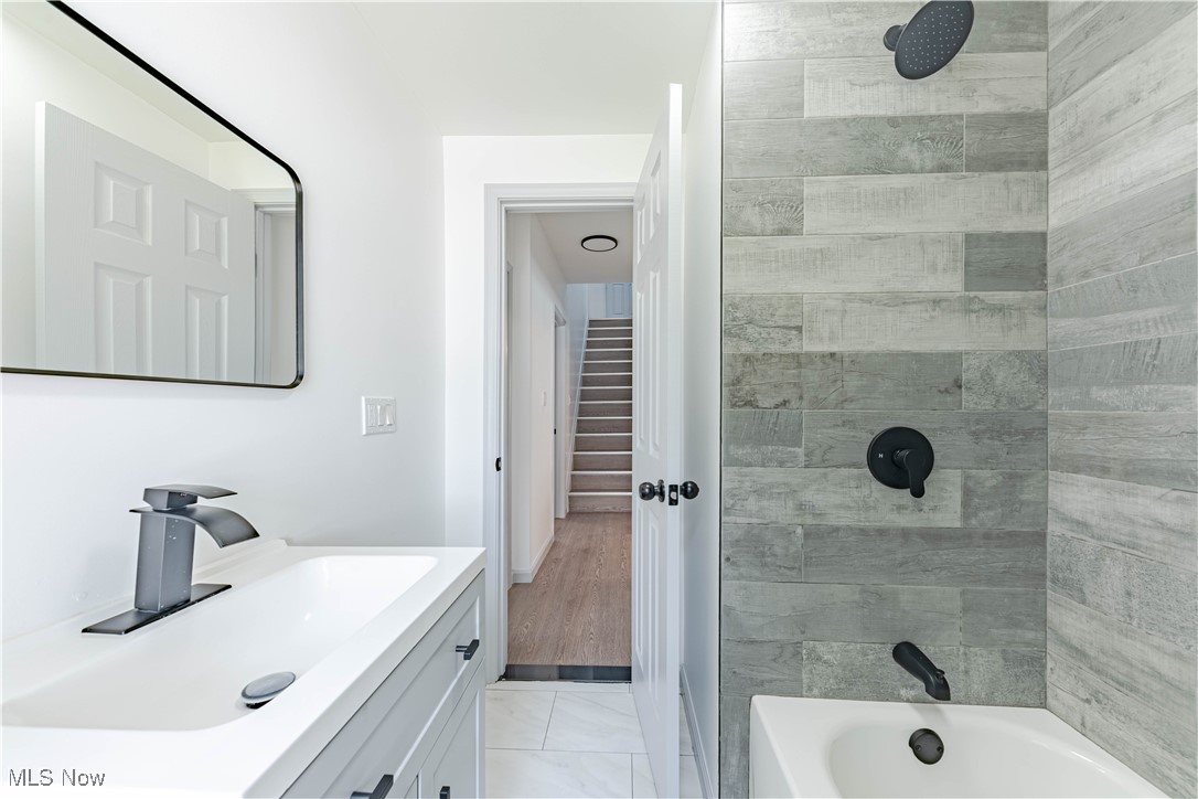 Manor Realty Cos Riverside Mn - Residential