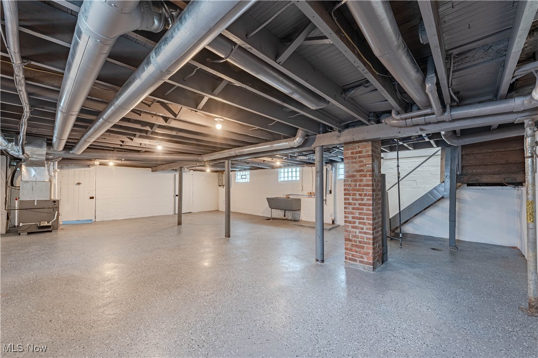 Manor Realty Cos Riverside Mn - Residential