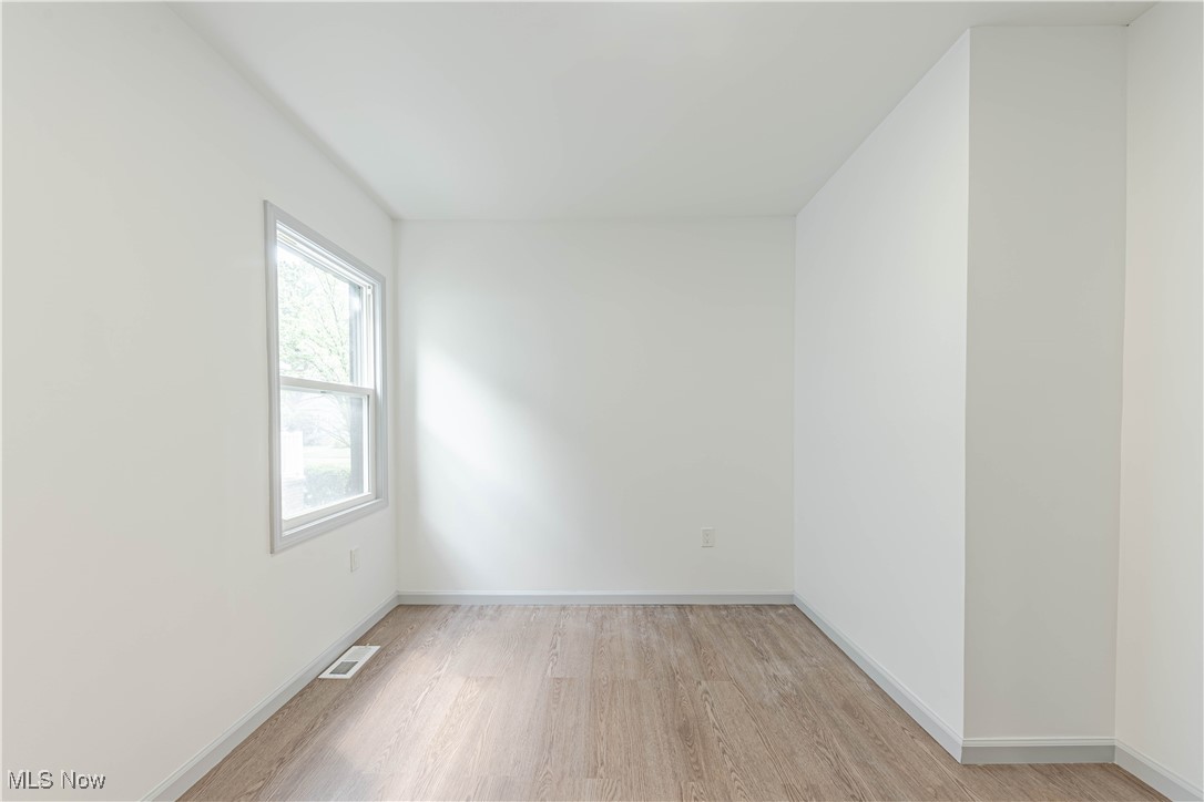 Manor Realty Cos Riverside Mn - Residential