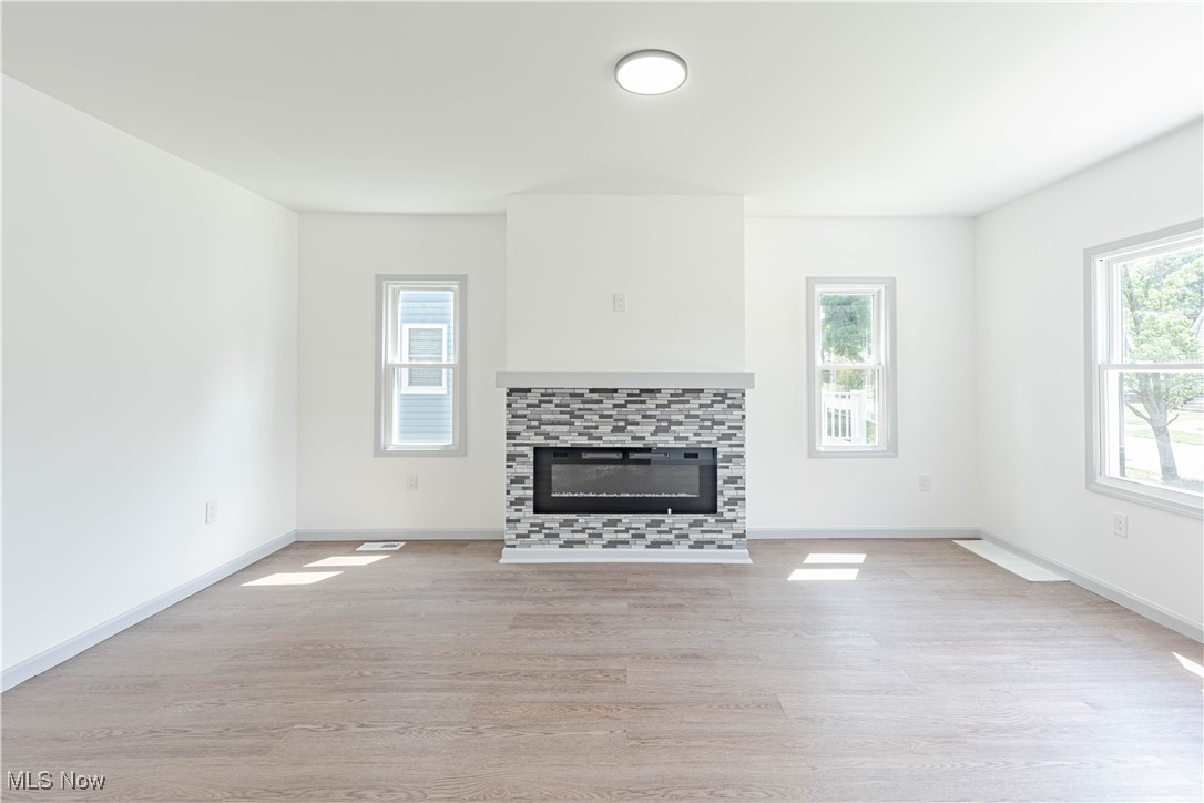 Manor Realty Cos Riverside Mn - Residential