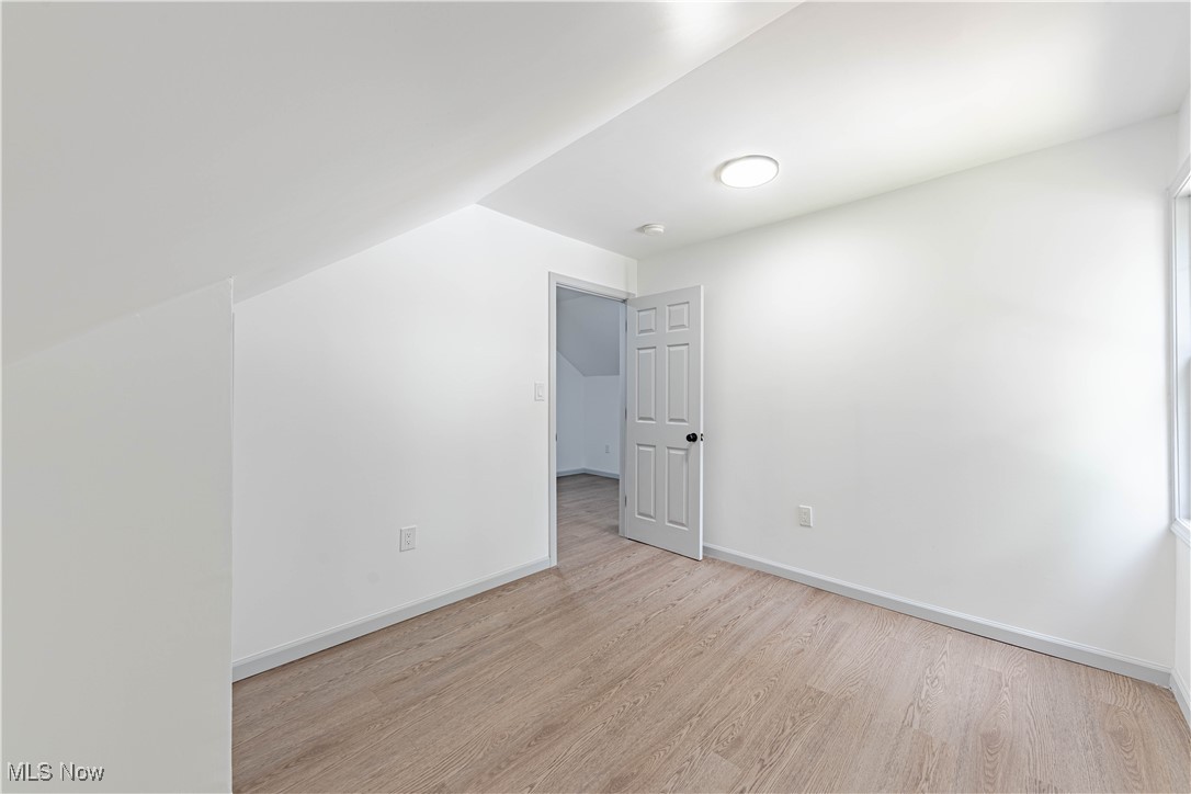 Manor Realty Cos Riverside Mn - Residential