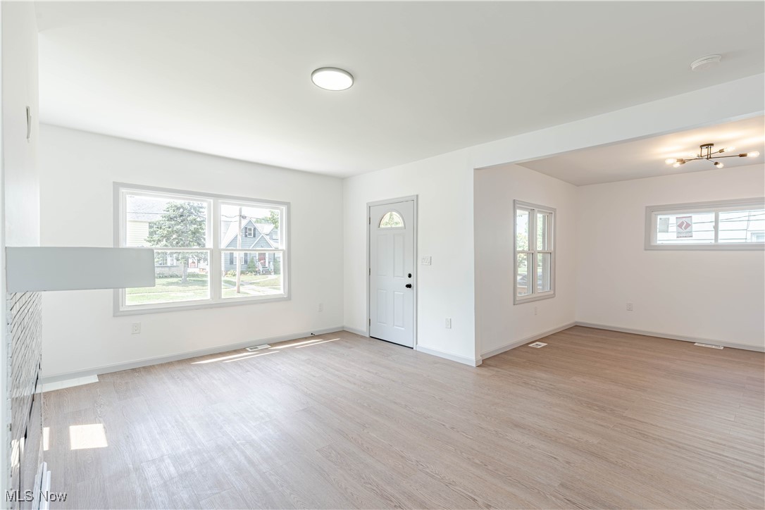 Manor Realty Cos Riverside Mn - Residential