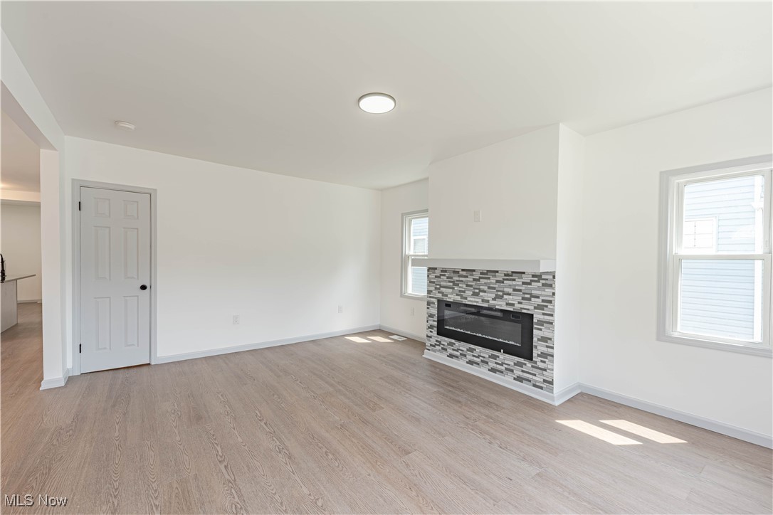 Manor Realty Cos Riverside Mn - Residential