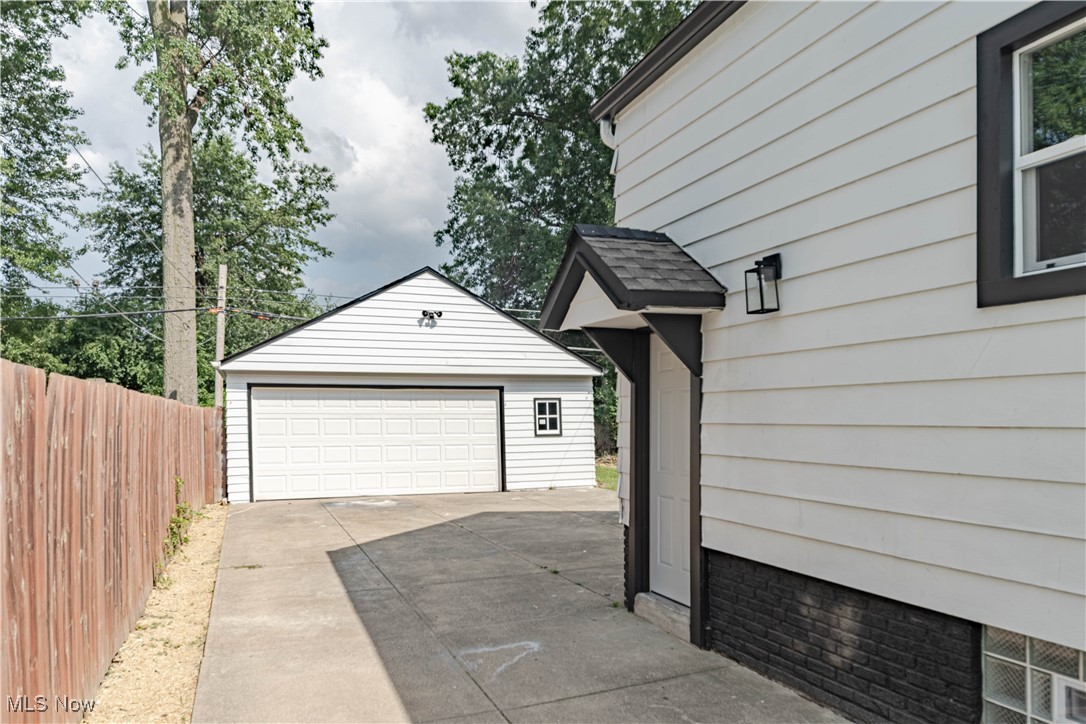 Manor Realty Cos Riverside Mn - Residential