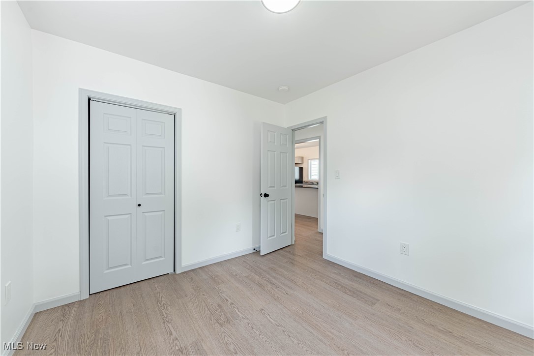 Manor Realty Cos Riverside Mn - Residential