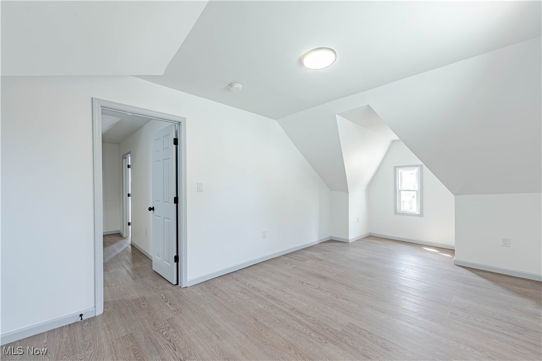 Manor Realty Cos Riverside Mn - Residential