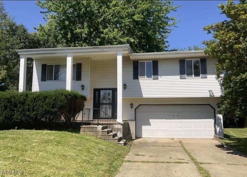 Charming Home in a Great Neighborhood – Prime Location!
Welcome to this well-located gem found in a sought-after neighborhood! You'll love the convenience of being just minutes from shopping, dining, schools, parks, and with easy freeway access for a smooth commute. This home offers plenty of space for the kids to play, a solid layout and great bones, with plenty of potential to update the cosmetics and truly make it your own. Whether you're a first-time buyer or looking for a smart investment, this is your opportunity to own in a fantastic area at a great value. As Is sale. Seller will make no repairs.